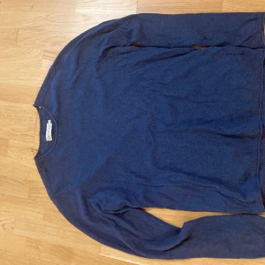 Stickad CK tröja - Jätte mysig nu på vintern och väldigt stilren