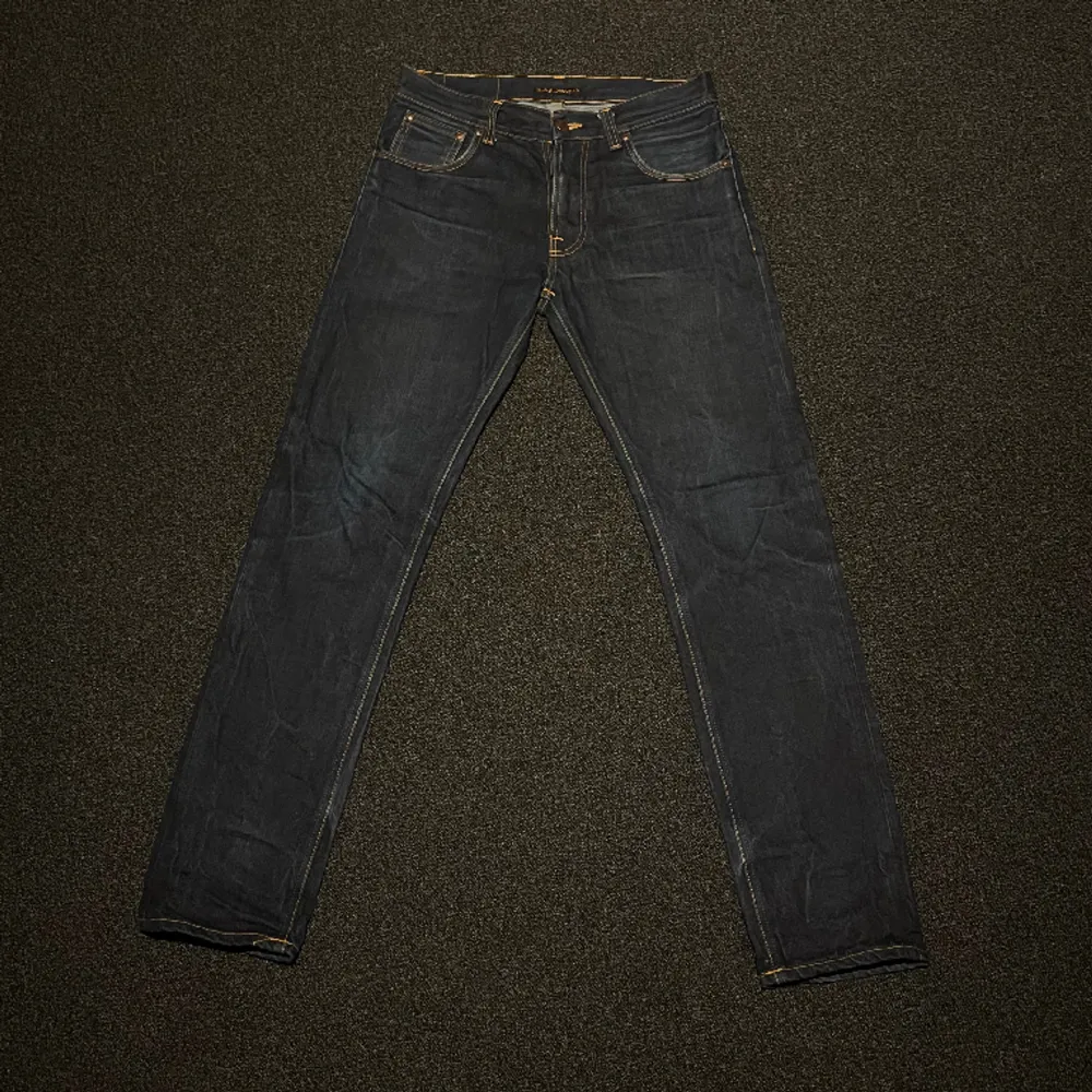 | Nudie jeans | Storlek: 31 | Skick: 8/10 | Nypris: Ca 1600kr | Vårt pris: 499kr |. Jeans & Byxor.