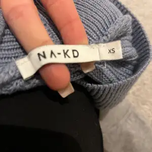 en fin stickad tröja från NAKD. används fåtal gånger. storlek xs 💞
