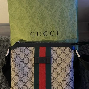 Gucci väska  - Jag byter även mot en PS5!