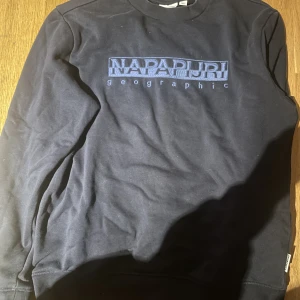 Napijiri tröja - Skön napijiri tröja är i bra skick och säljer för den är för liten