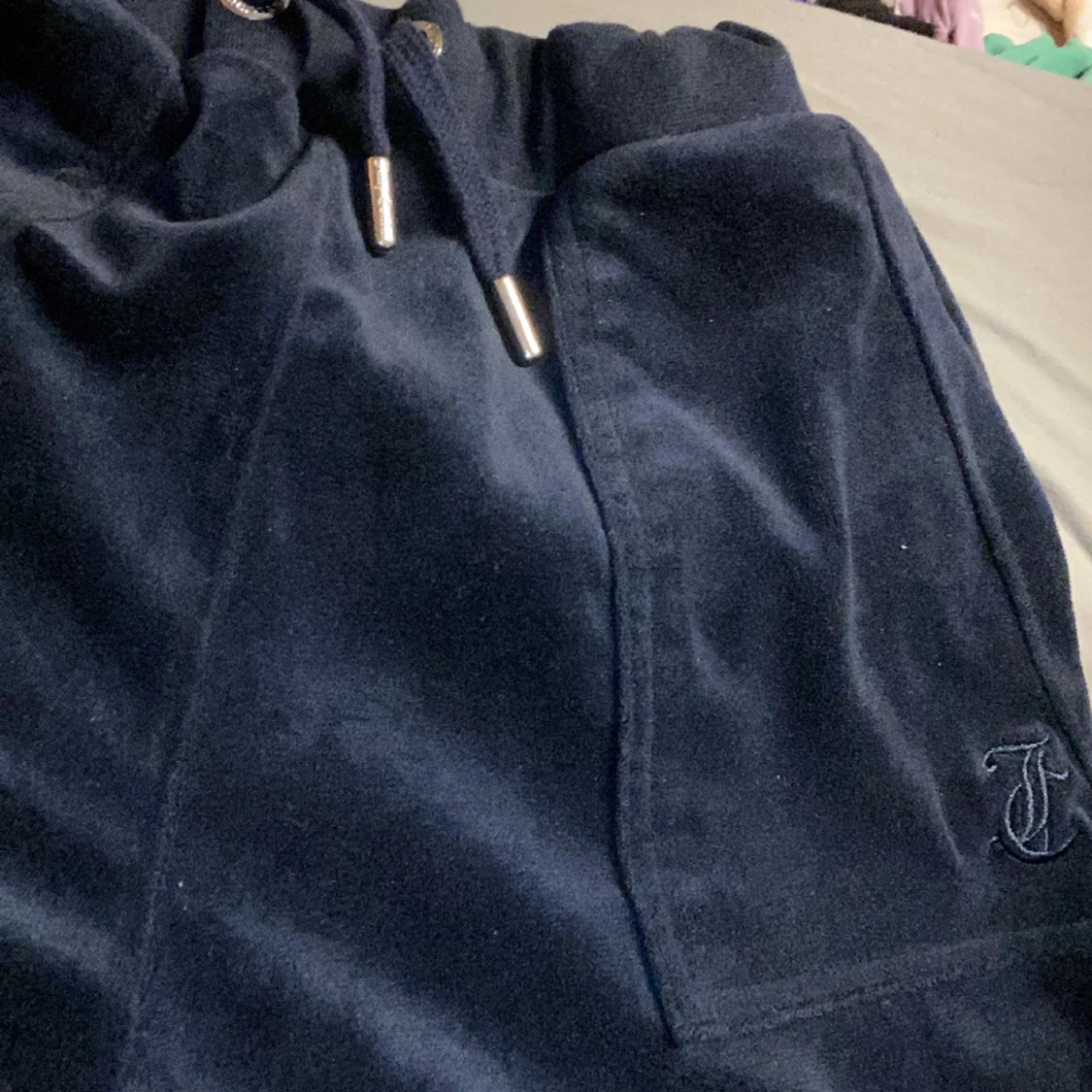 Mörkblåa juciy byxor  - 90