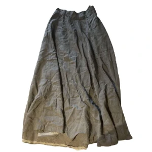 Kjol - Lång kjol som e inte använd 