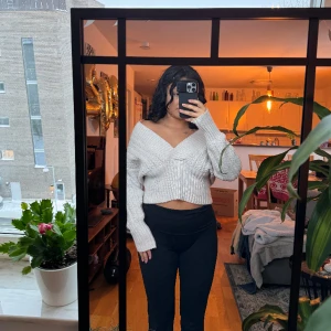 Tröja - Varm och mysig tröja från SHEIN. Den är i storlek S och har använt max två gånger. Kliar inte och är supervarm! 