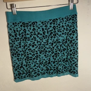 Söt topp/ kjol - Jättefin tubtopp som även går att använda som kjol! Oanvänd av mig så i perfekt skick. 