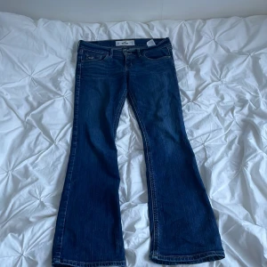 Hollister jeans - Jättesnygga Raka/utsvängda jeans🥰