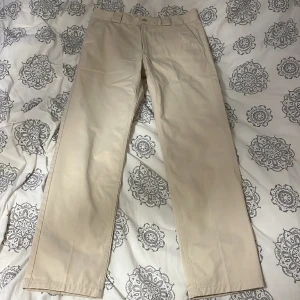 Beiga vida byxor  - Beiga sweet sktbs byxor i storlek 29. Använt fåtal gånger, skick 9/10