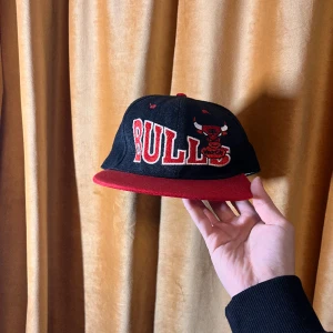 Chicago bulls keps - Kanpt använd! Gammal! Dm vid frågor:)