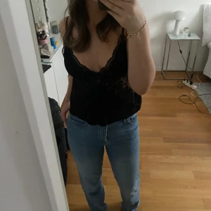 A-DSGN jeans - Jeansen är i bra skick! Jag säljer dom då dom inte kommit till användning.