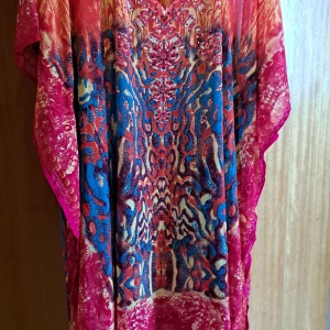 Tunika one size  - Färgglad tunika, perfekt till stranden eller till ett par jeans