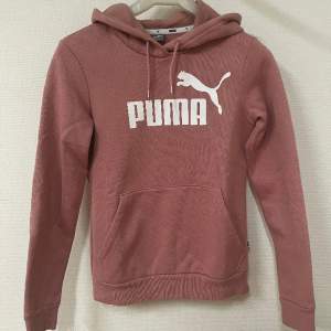 Rosa Puma Hoodie, nyskick. 