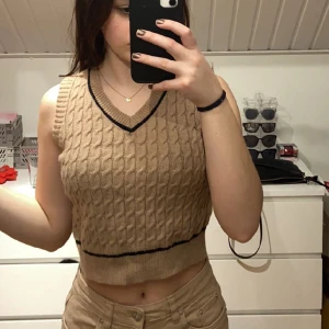 Väst  - En cool stickad vintage väst 