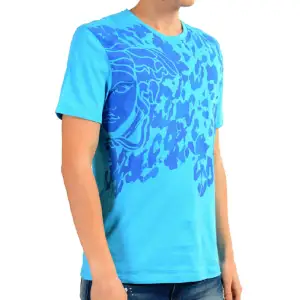Versace Collection Men'S Bright Blue Graphic Print T-Shirt.  Storlek L, men passar M också.  Köpt i Versace butik.  Nypris: 1200kr  