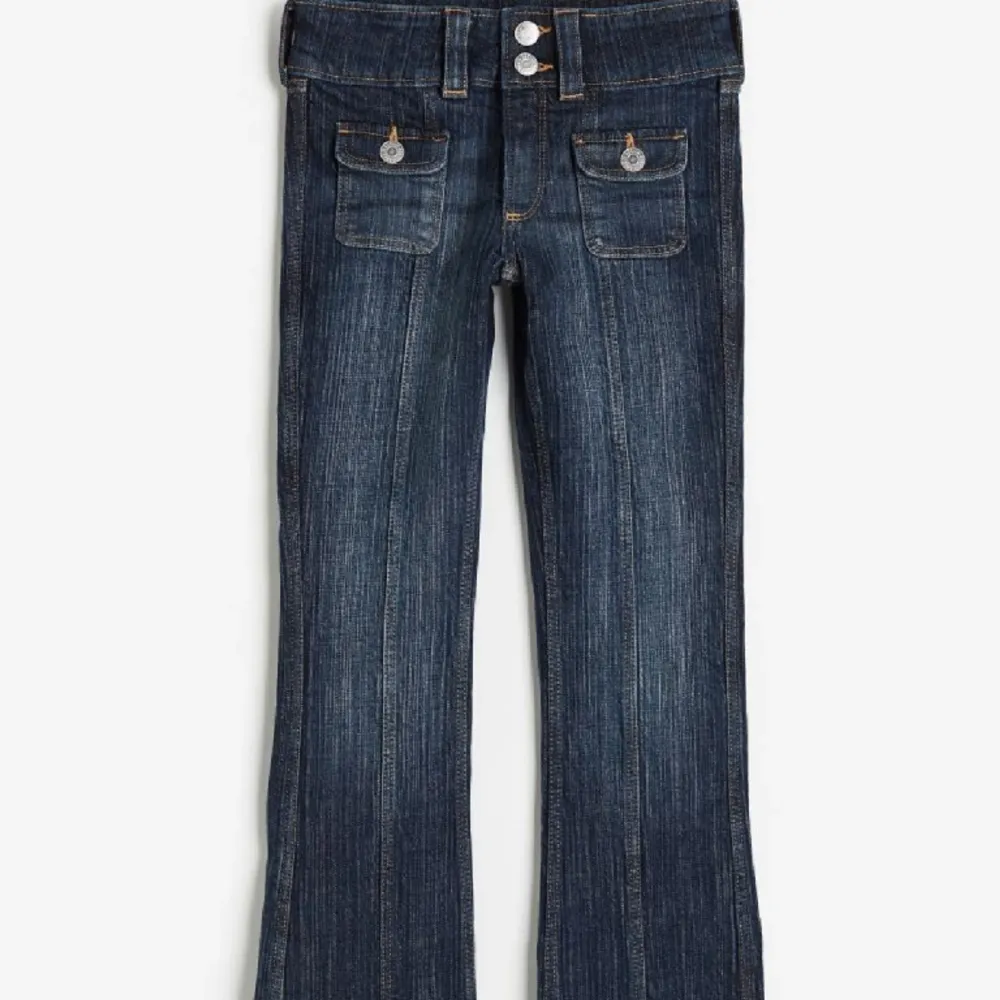 Hej! Söker dessa jeans i storlek 152 från h&m barn  (pris tas privat) . Jeans & Byxor.