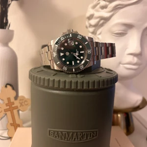 San Martin Sn017g-V3 - Model: SN017-G-V3 Movement: Japan NH35 [automatic mechanical movement]  Case material: 316L Stainless Steel  Glass: Sapphire Crystal with AR coating  Date Window Convex Mirror(2.5 times amplification effect) 