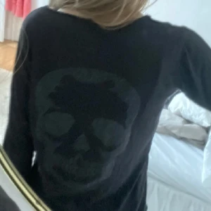 Zadig tröja  - Säljer min så snygga Zadig tröja! Bra skick och sparsamt använd! Ullblanding. Skriv vid frågor💞pris kan diskuteras vid snabbt köp!!