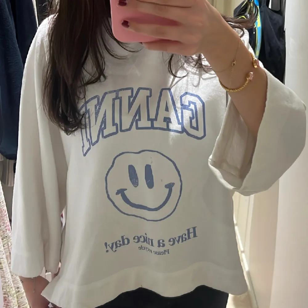 Supersnygg ganni sweatshirt i nyskick🤍🙌🏼 storlek S. Tröjor & Koftor.