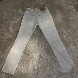 Levis 501 vintage jeans Ljusgrå färg Storlek 33/36