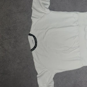 Acne studios tröja - En acne tröja som aldrig används och har knappt blivit använd. Bra skick 