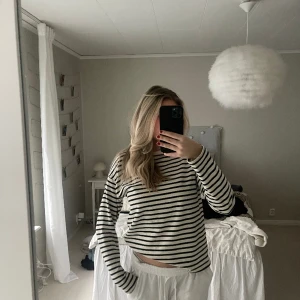 Tröja  - Randig tröja från zara