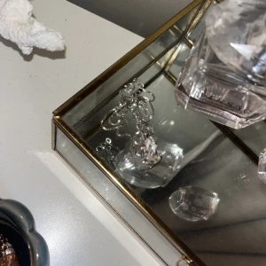 Caroline svedbom Halsband  - Säljer detta Caroline svedbom Halsband i silver, jätte fint o har bara använt för test, men använder guldsmycken så kommer ej till användning. Skriv vid funderingar eller frågor. Priset kan diskuteras😁!!köpt för 700!! 