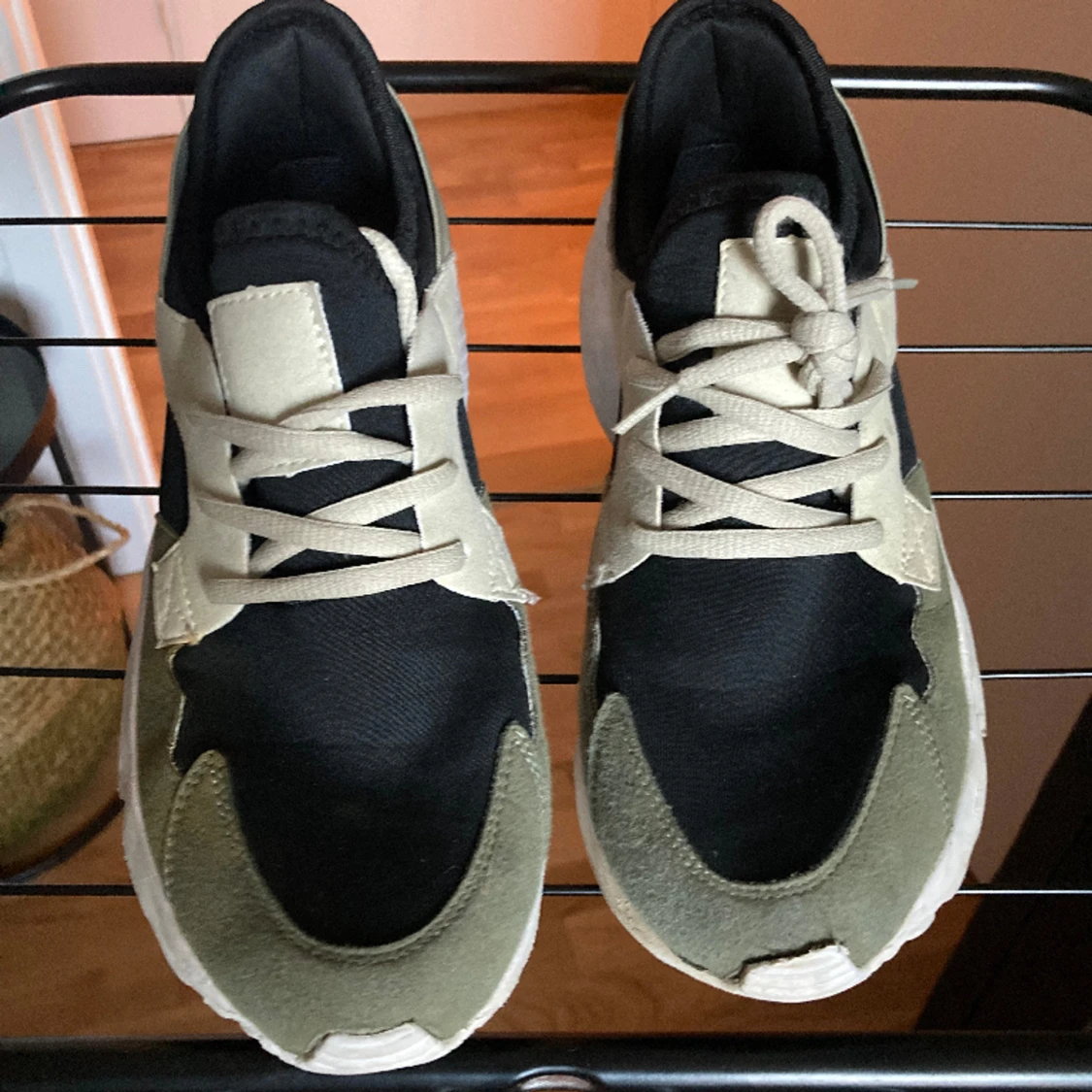 Gymnastik skor  - 90