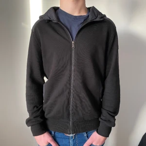 Svart Colmar cardigan  - Svart Colmar cardigan Storlek: L passar M  Skick 8/10 Nypris 2200 Mitt pris: 799