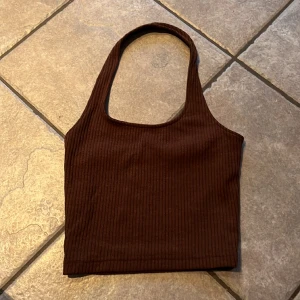 Halter neck topp - Fin topp från H&M. Säljer då den är för liten för mig!