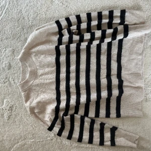 Randig tröja  - Randig tröja från HM i storlek M