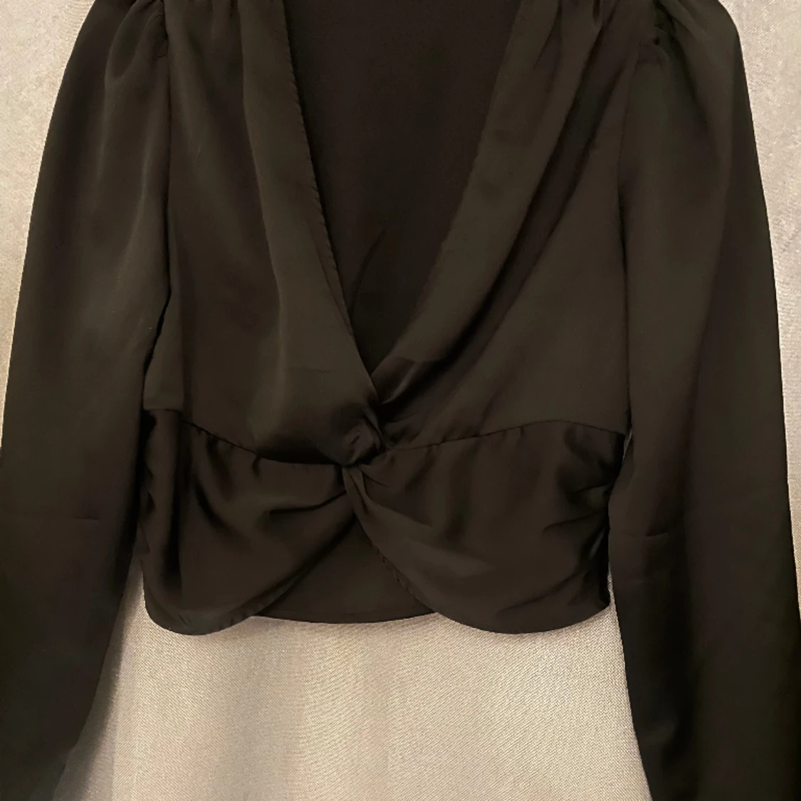 långärmad svart tröja