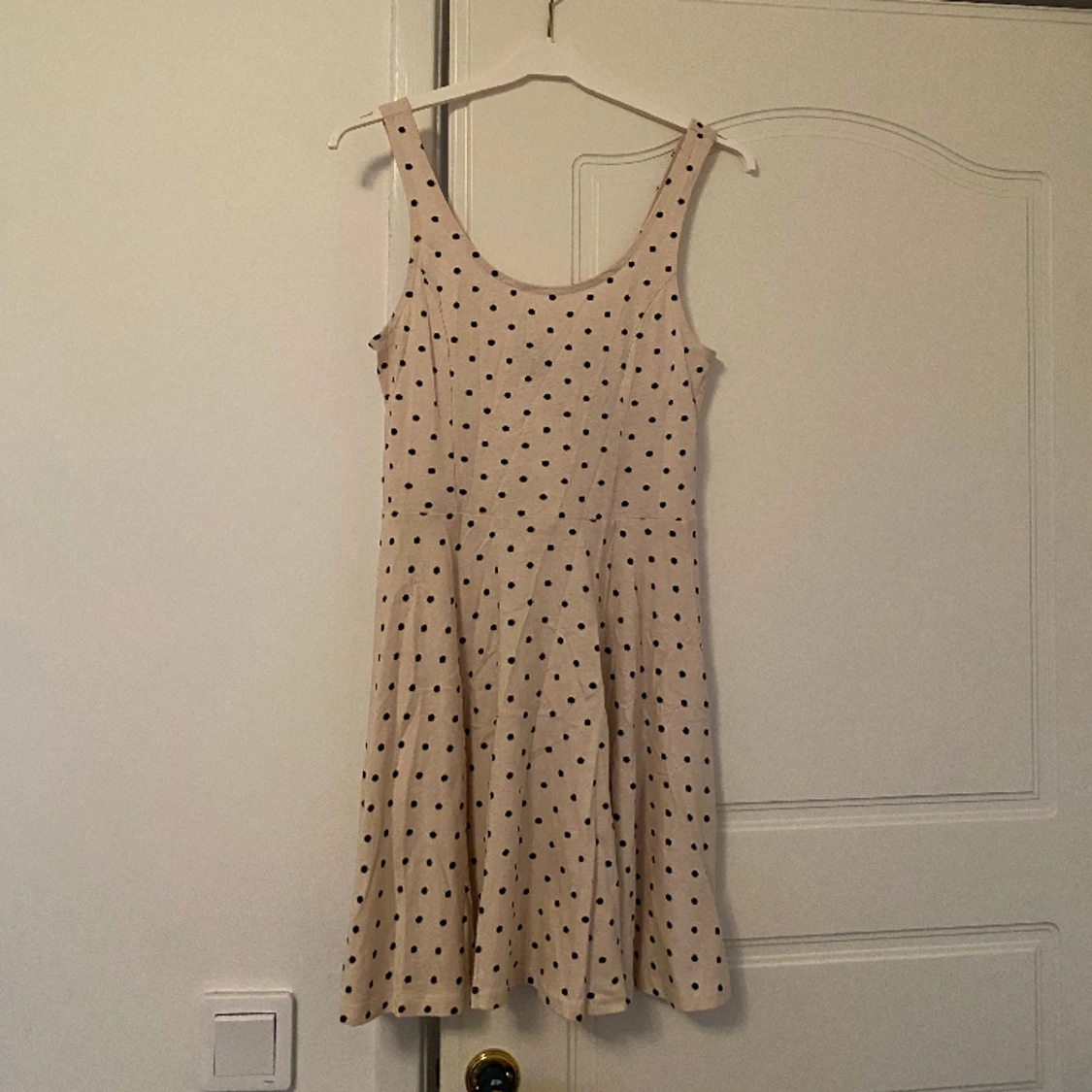 Prickig klänning från H&M - 91