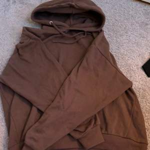 En fin brun hoodie från lager då jag ej använder den