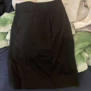 Kjol - En svart kjol 