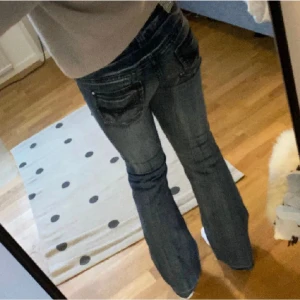 as snygga lågmidjade bootcut jeans! - super snygga jeans💓💓