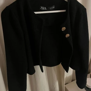 Kofta  - Från zara storlek L. Som ny