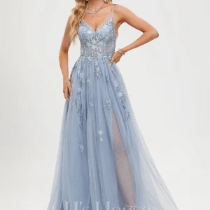 Balklänning från jj’s house  - balklänning från jj’s house, helt oanvänd. storlek 38 och 36 