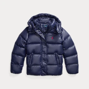 Polo Ralph Lauren Jacka - Säljer min polojacka då den blivit förliten!  Fint skick och sparsamt använd! Hör av er för fler bilder💘Orginalpriset är 2995 kr!