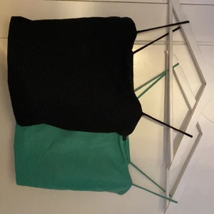 Ginatricot linne  - Två fina linnen från Gina. Säljer dem för att jag inte använder dem längre. De är ett par år gammal men är i väldigt bra skick. Säljer för 40 kr styck. Priser kan diskuteras💗Om du vill ha mer bilder så är det bara att skriva💗