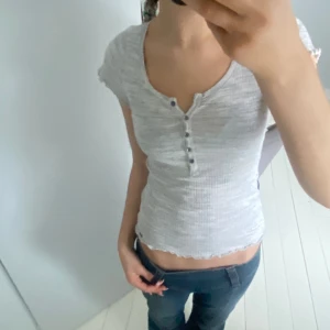 Söt topp - Säljer den här söta toppen som ja inte får använding av🩵Jättemjukt material