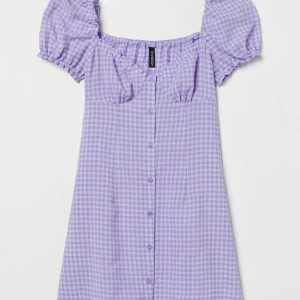 Klänning - Slutsåld klänning från HM köpt för 200