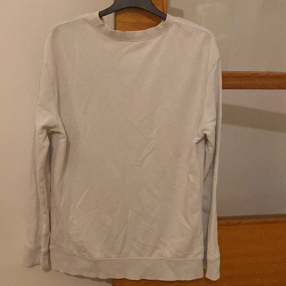 En tröja från H&M i storlek 158/164. Tröjor & Koftor.