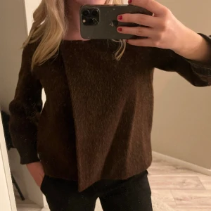 Trekvartsärmad jacka/kofta - Supersnygg trekvartsärmad jacka/kofta❤️❤️ aldrig använd!!