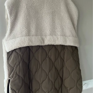 Teddy väst  - Jätte snygg oversized Teddy väst från Kappahl i bra skick 