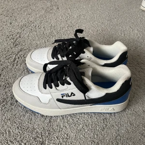 Fila skor  - Använda fåtal gånger 
