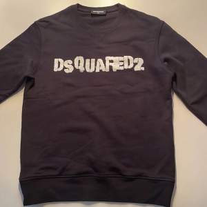 Säljer en Dsquared2 tröja i nyskick den har används en eller två gånger. Storleken är 14y men motsvarar xs säljer den eftersom den är för liten för mig.