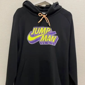 Nike Jordan hoodie / huvtröja  - Storlek: L. Nypris: 850kr.