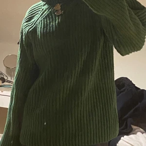 Grön polo - Mysig grön polotröja, helt oanvänd