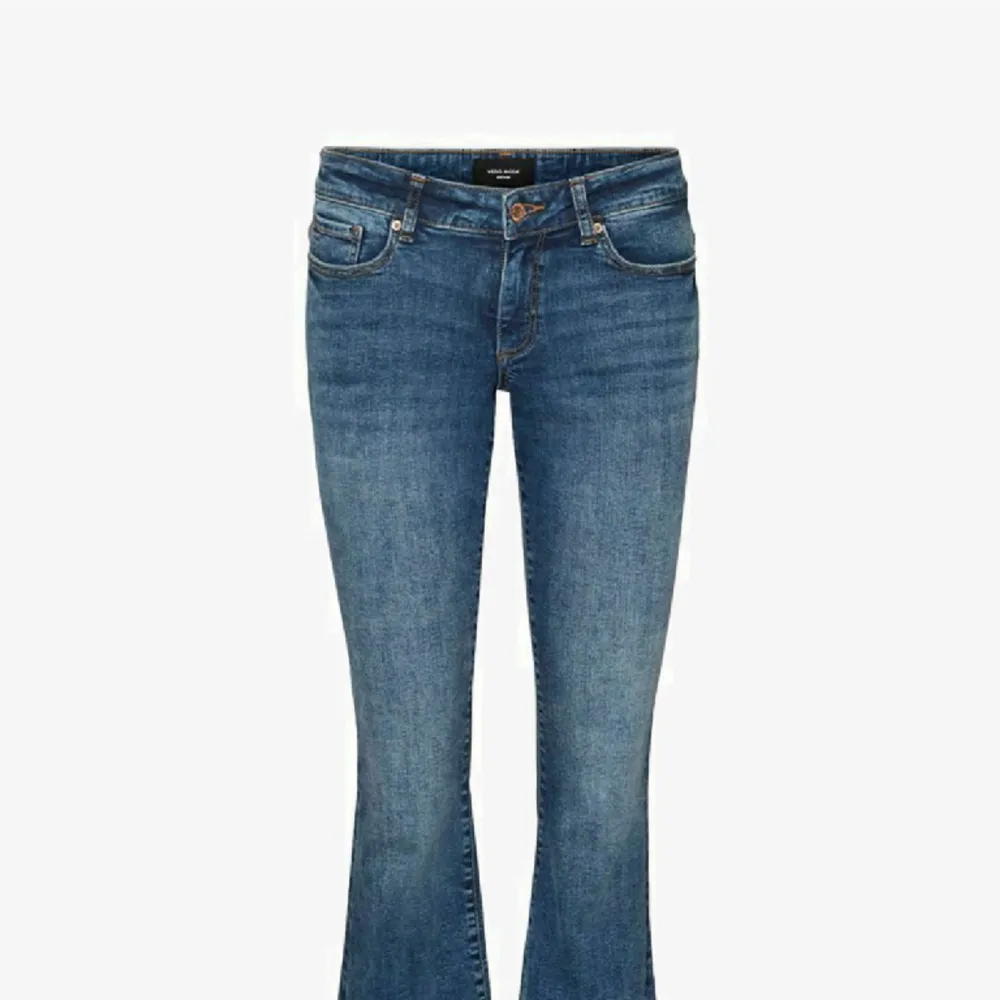 Låg midjade jeans frå vero moda använda fåtal gånger inga tecken på slithet . Jeans & Byxor.
