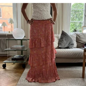 Långkjol - Säljer denna fina kjol endast vid bra bud😁💞