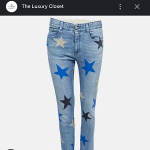 Stella McCartney jeans i storlek 34/36!! Inköpta för längesedan via mytheresa för ungefär 3000 kr! Skriv vid mer frågor